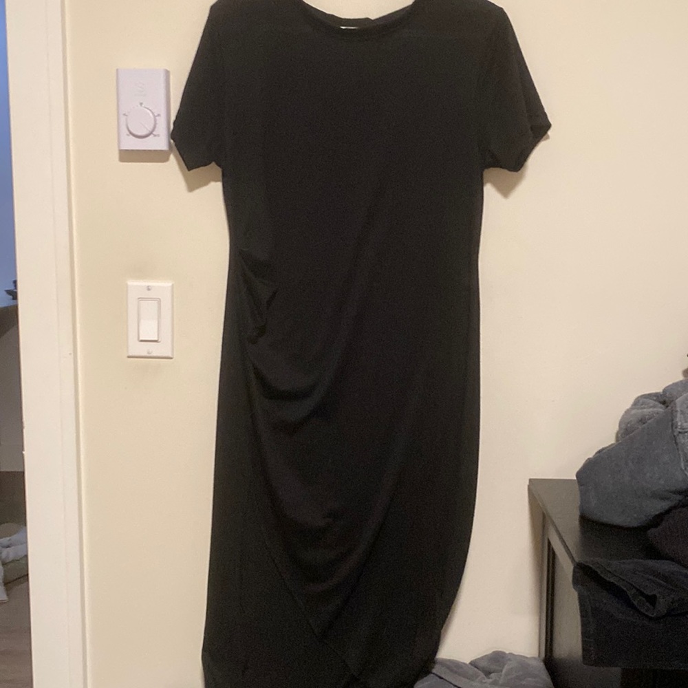 Black dress with slit up leg